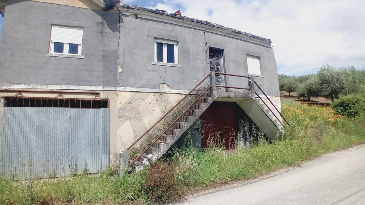 Moradia T3 para Venda em Vinha da Rainha Foto 2