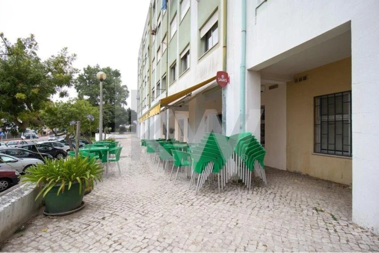 Loja para Venda em Oeiras e São Julião da Barra, Paço de Arcos e Caxias Foto 9