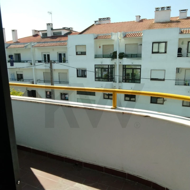 Apartamento T3 para Venda em Charneca de Caparica e Sobreda Foto 8