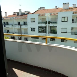 Apartamento T3 para Venda em Charneca de Caparica e Sobreda