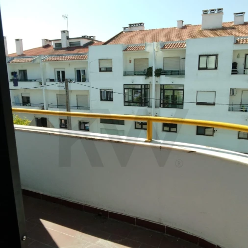 Apartamento T3 para Venda em Charneca de Caparica e Sobreda Foto 8