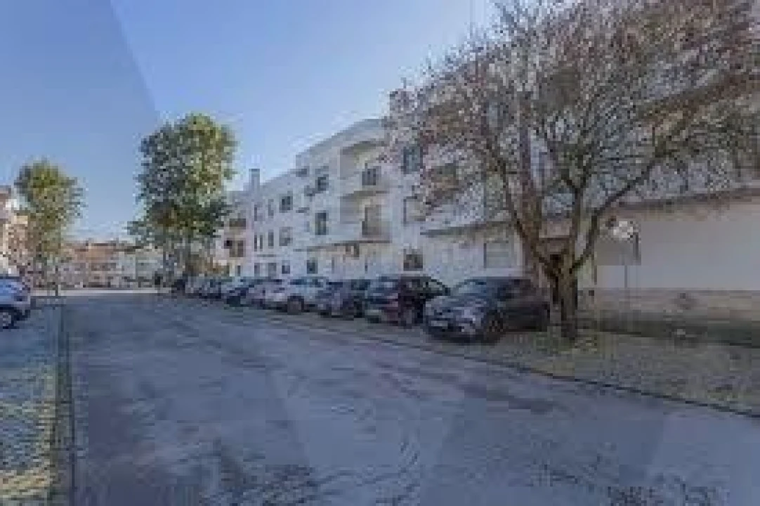 Apartamento T3 para Venda em Charneca de Caparica e Sobreda Foto 12