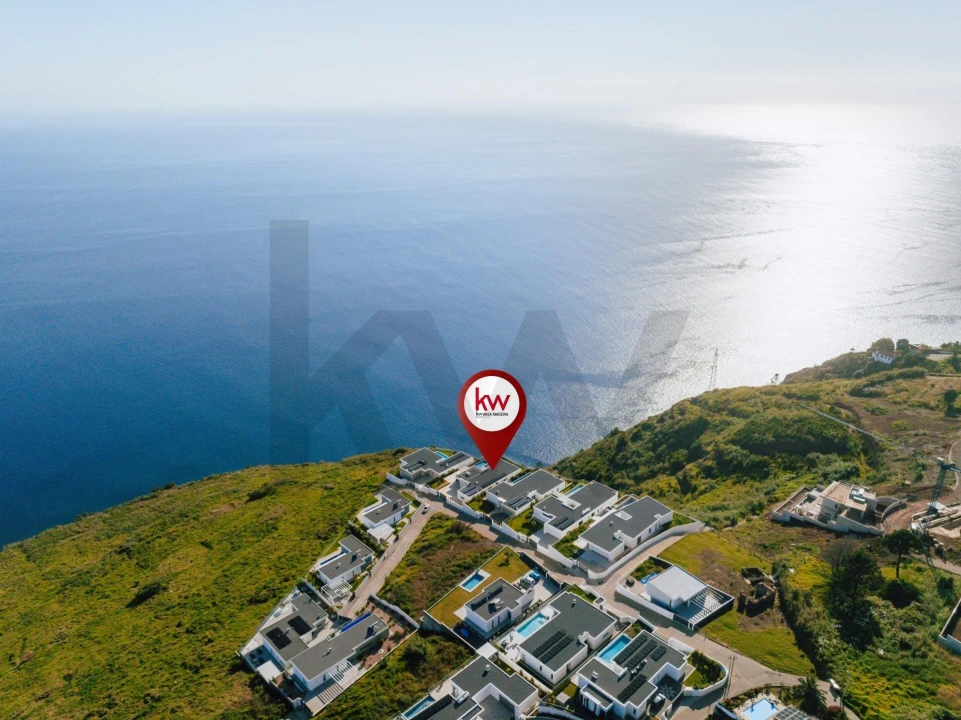 Moradia T4 para Venda em Prazeres Foto 11