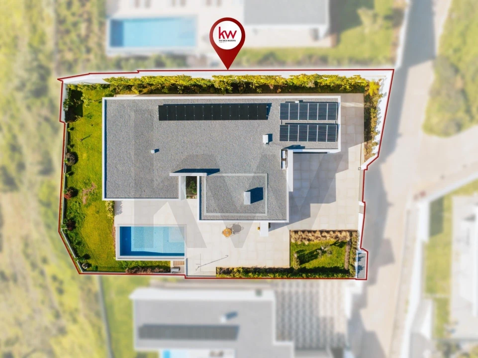 Moradia T4 para Venda em Prazeres Foto 8