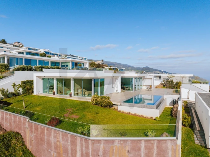 Moradia T4 para Venda em Prazeres Foto 12