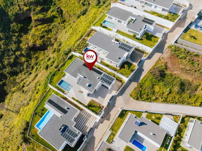 Moradia T4 para Venda em Prazeres Foto 10