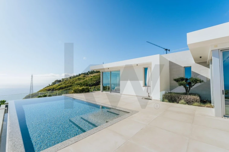 Moradia T4 para Venda em Prazeres Foto 22