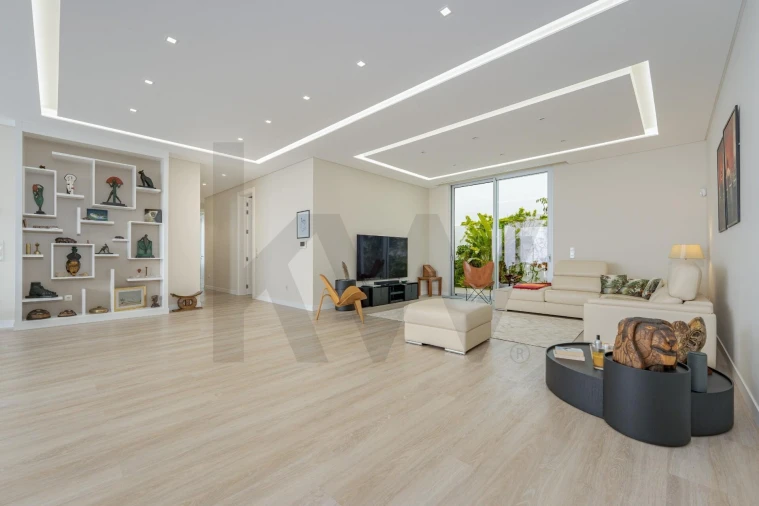 Moradia T4 para Venda em Prazeres Foto 40