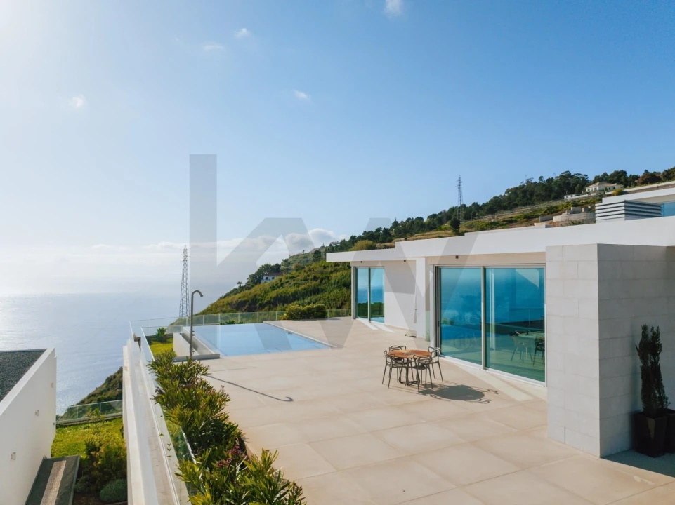 Moradia T4 para Venda em Prazeres Foto 13