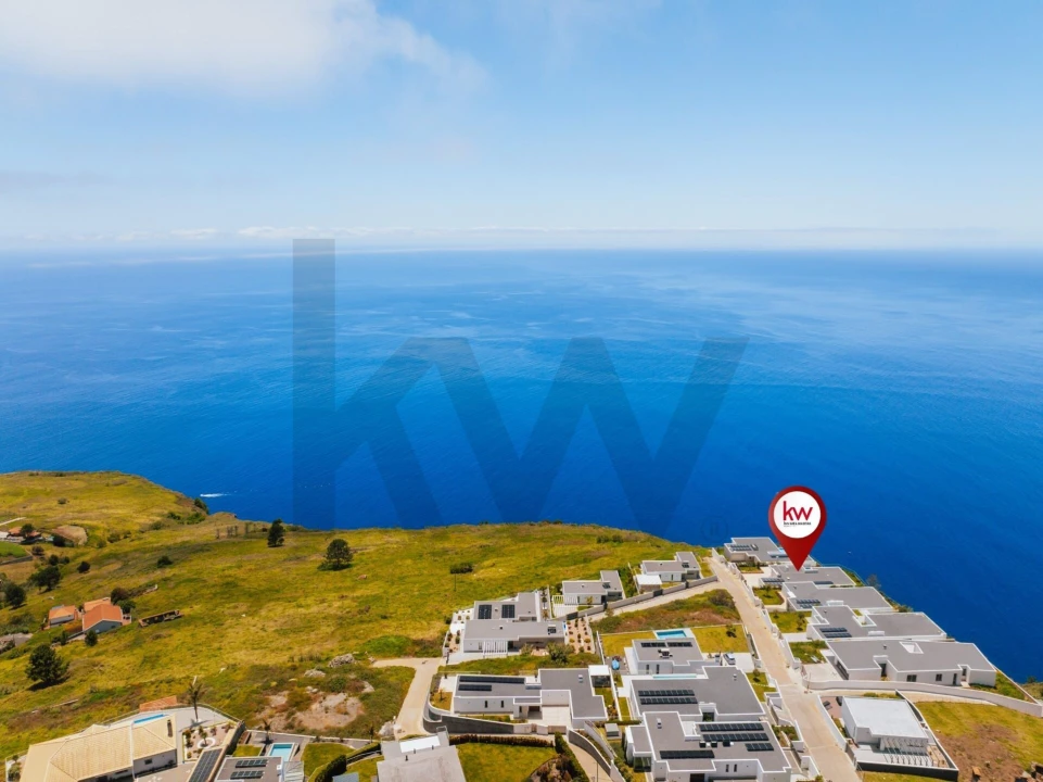 Moradia T4 para Venda em Prazeres Foto 5