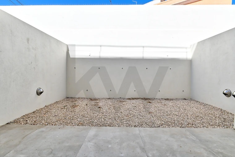 Moradia T3 para Arrendamento em Beato Foto 5