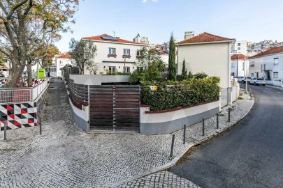 Moradia T5 para Venda em Campolide