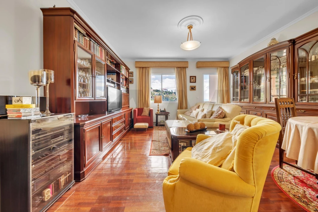 Apartamento T3 para Venda em Caniço Foto 5
