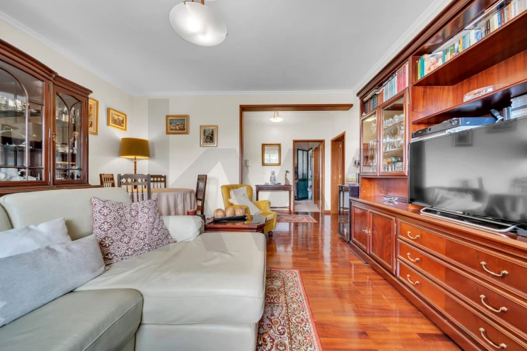 Apartamento T3 para Venda em Caniço Foto 2