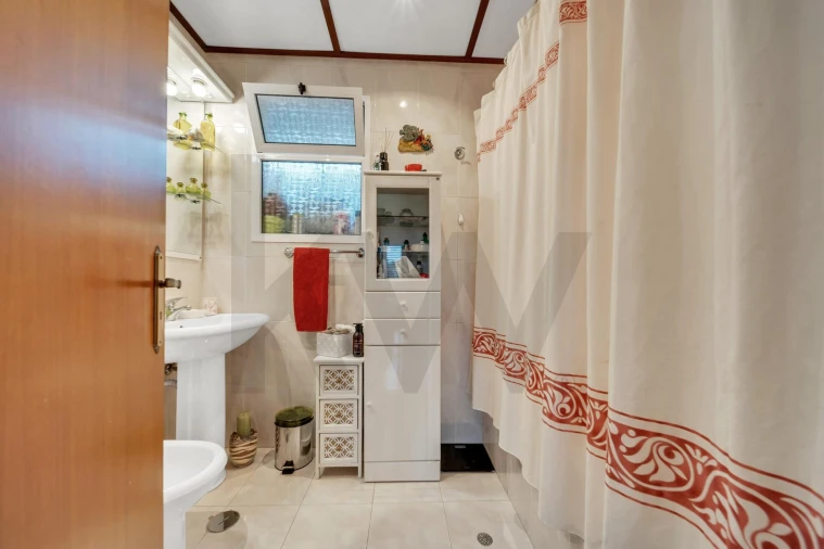 Apartamento T3 para Venda em Caniço Foto 11
