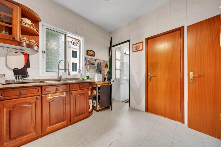 Apartamento T3 para Venda em Caniço Foto 9