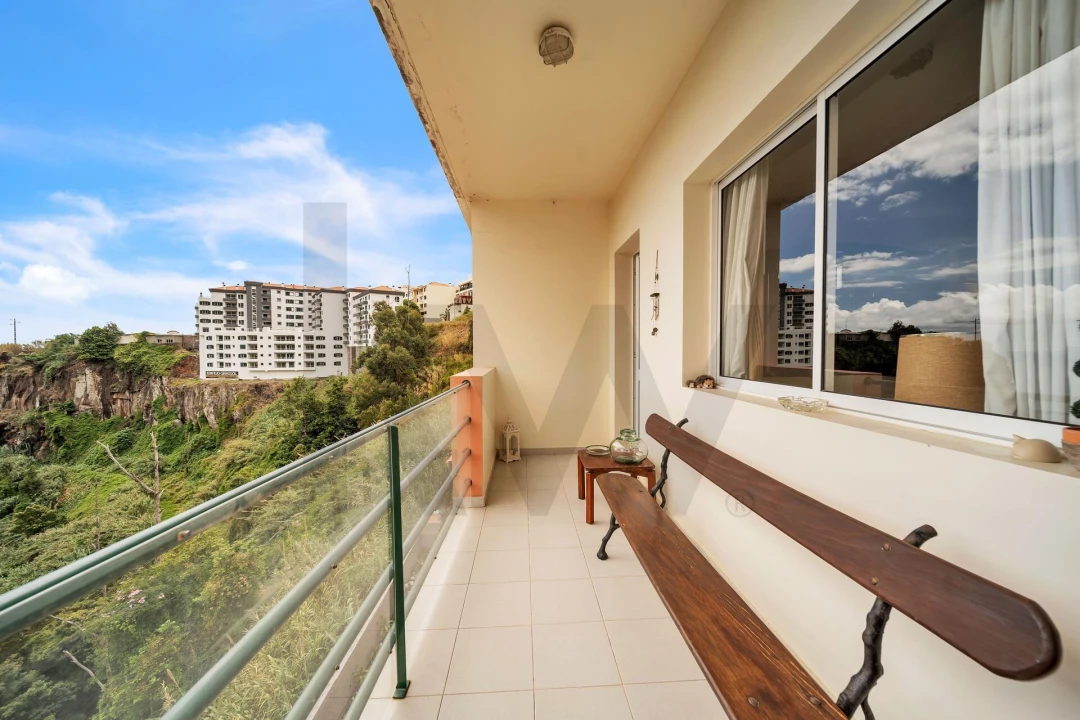 Apartamento T3 para Venda em Caniço Foto 6
