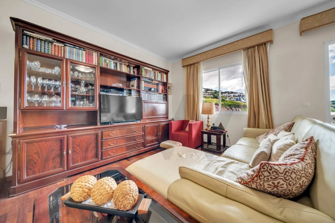 Apartamento T3 para Venda em Caniço Foto 3