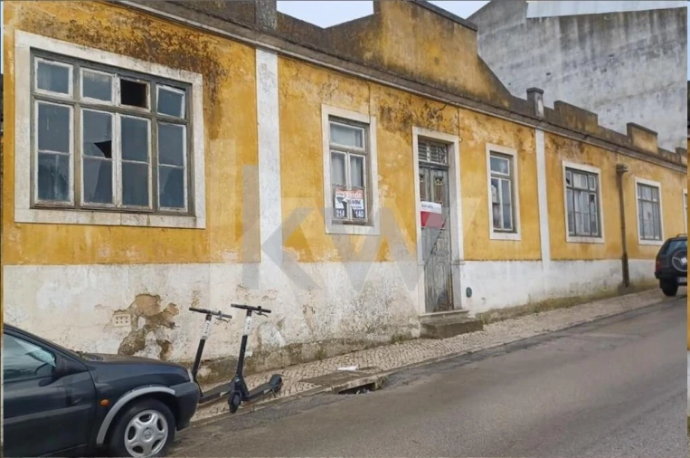 Prédio para Venda em Cartaxo e Vale da Pinta