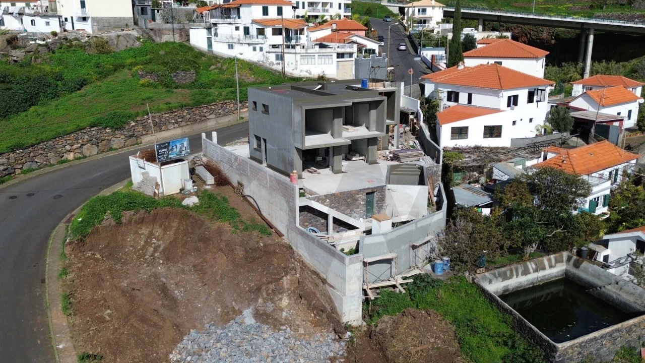 Moradia T3 para Venda em Caniço Foto 25