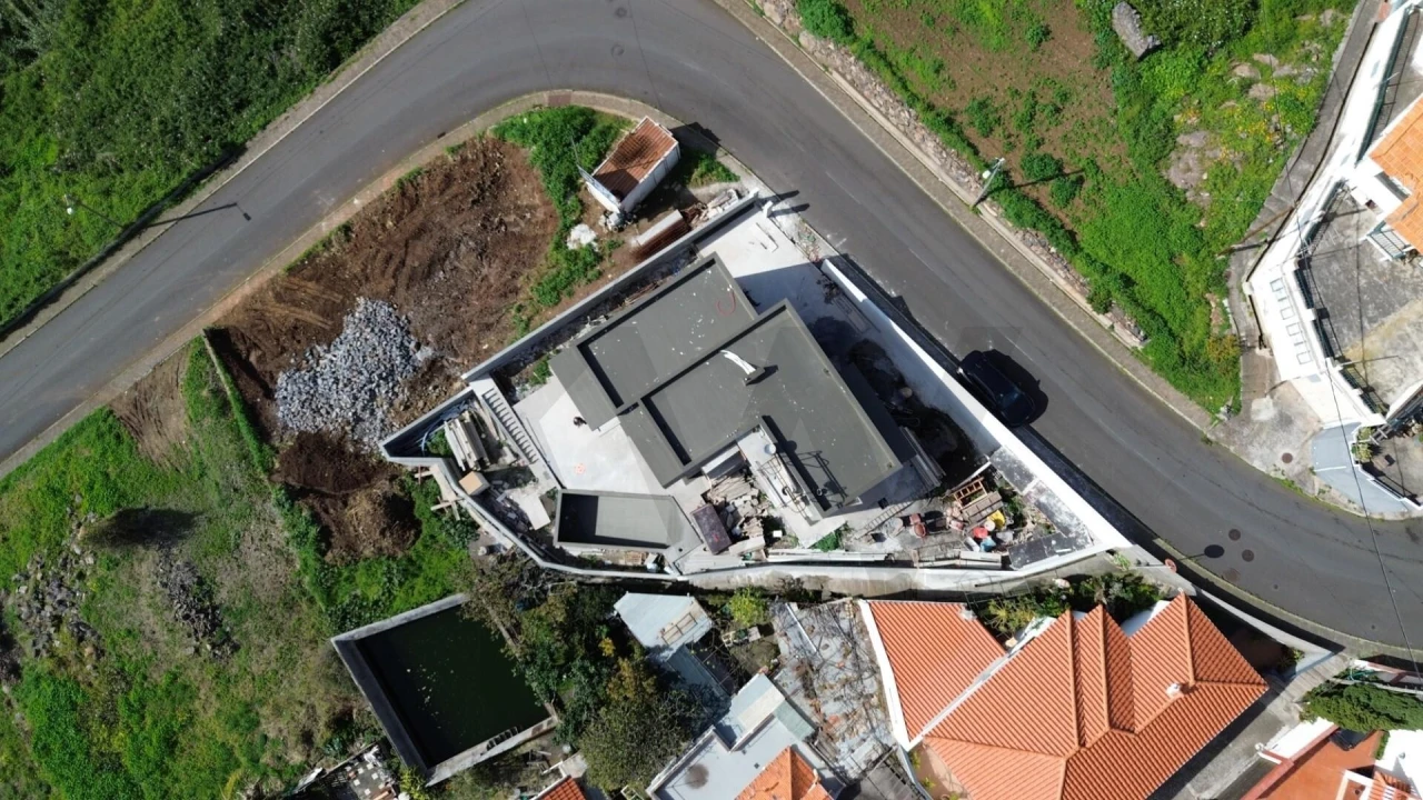 Moradia T3 para Venda em Caniço Foto 31