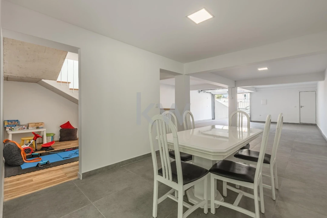 Moradia T5 para Venda em Funchal (Santa Luzia) Foto 42