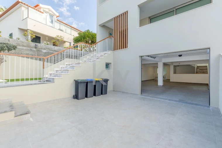 Moradia T5 para Venda em Funchal (Santa Luzia) Foto 4