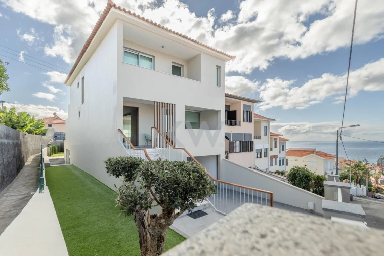 Moradia T5 para Venda em Funchal (Santa Luzia) Foto 2