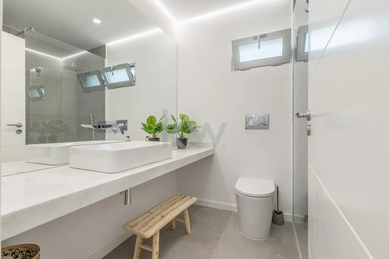 Moradia T5 para Venda em Funchal (Santa Luzia) Foto 28