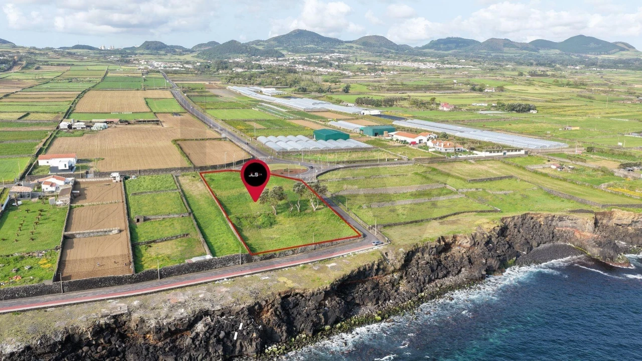 Terreno para Venda em Rabo de Peixe Foto 6