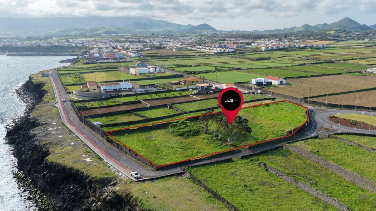 Terreno para Venda em Rabo de Peixe Foto 9