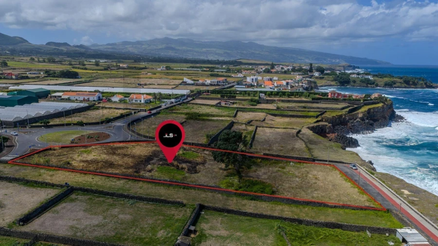 Terreno para Venda em Rabo de Peixe Foto 2