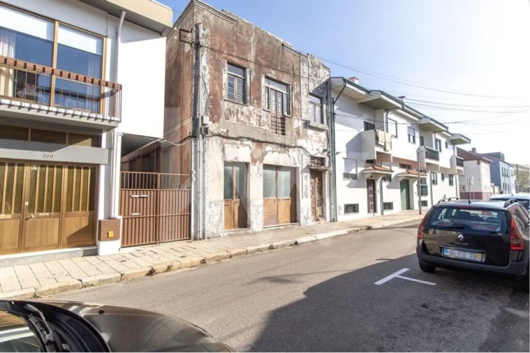 Moradia T4 para Venda em Espinho Foto 4