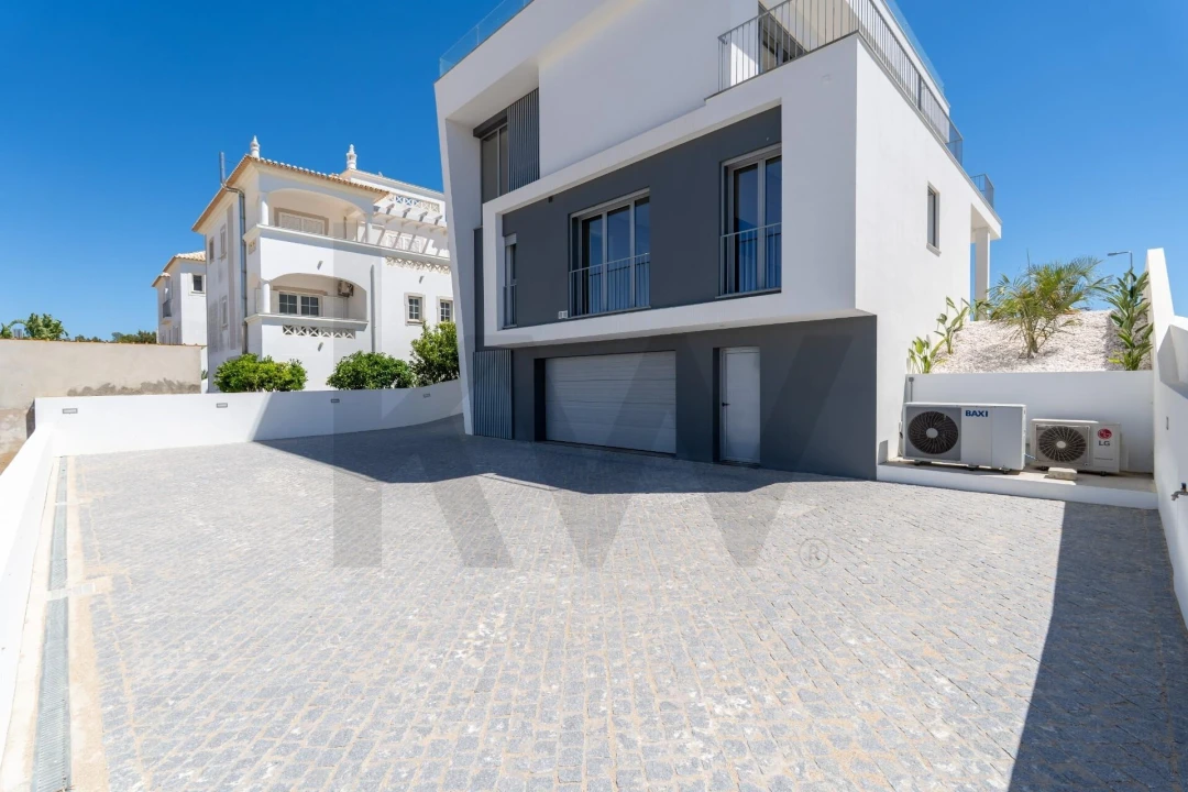 Moradia T3 para Venda em Albufeira e Olhos de Água Foto 3