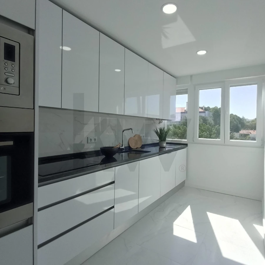 Apartamento T3 para Venda em São Domingos de Benfica Foto 2