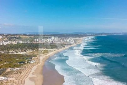 Terreno para Venda em Charneca de Caparica e Sobreda