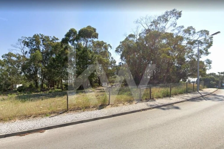 Terreno para Venda em Charneca de Caparica e Sobreda Foto 3