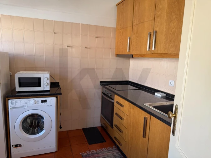 Apartamento T1 para Arrendamento em Santo Antonio dos Olivais Foto 14