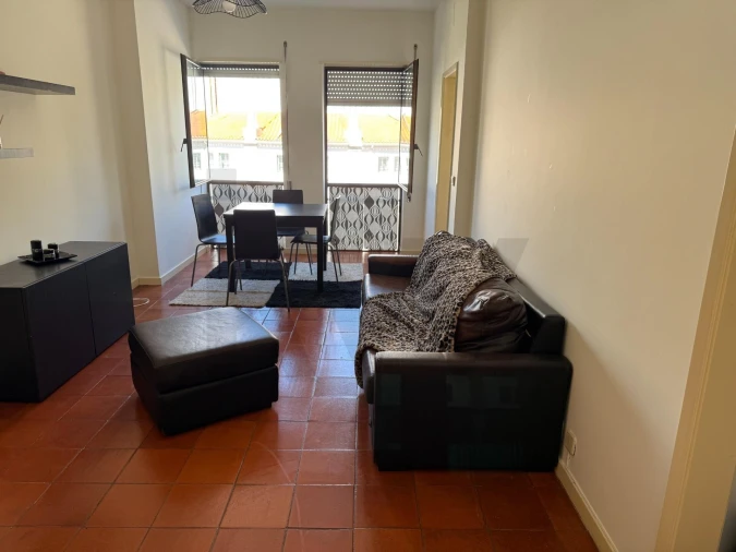 Apartamento T1 para Arrendamento em Santo Antonio dos Olivais Foto 7