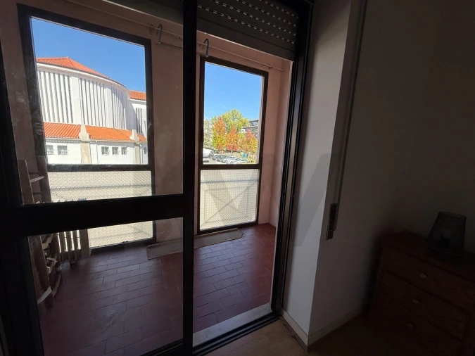 Apartamento T1 para Arrendamento em Santo Antonio dos Olivais Foto 27