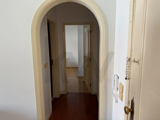 Apartamento T1 para Arrendamento em Santo Antonio dos Olivais Foto 16