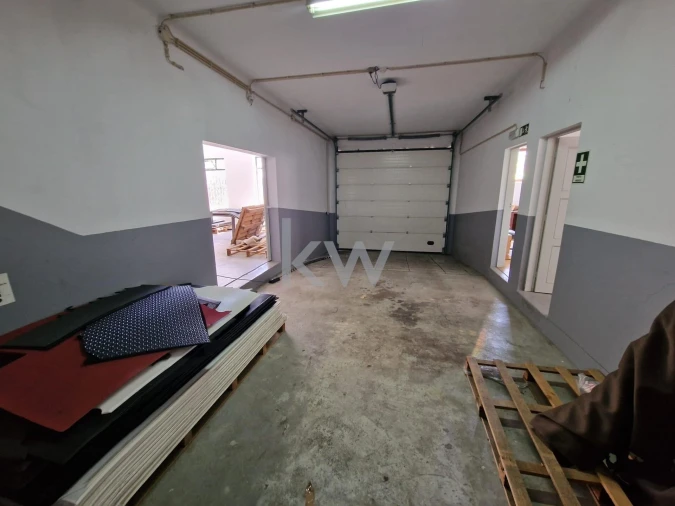Armazém para Venda em Arrifana Foto 28