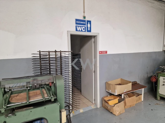 Armazém para Venda em Arrifana Foto 13