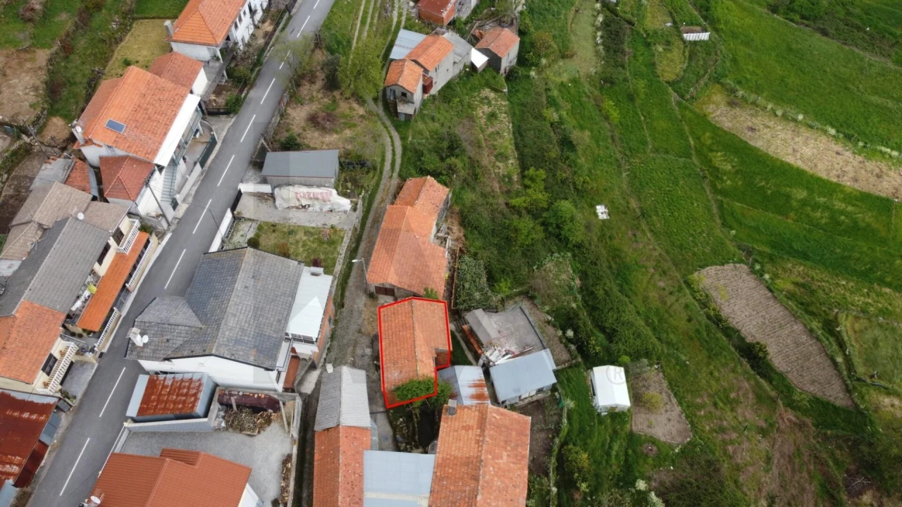 Moradia T2 para Venda em Junqueira Foto 3