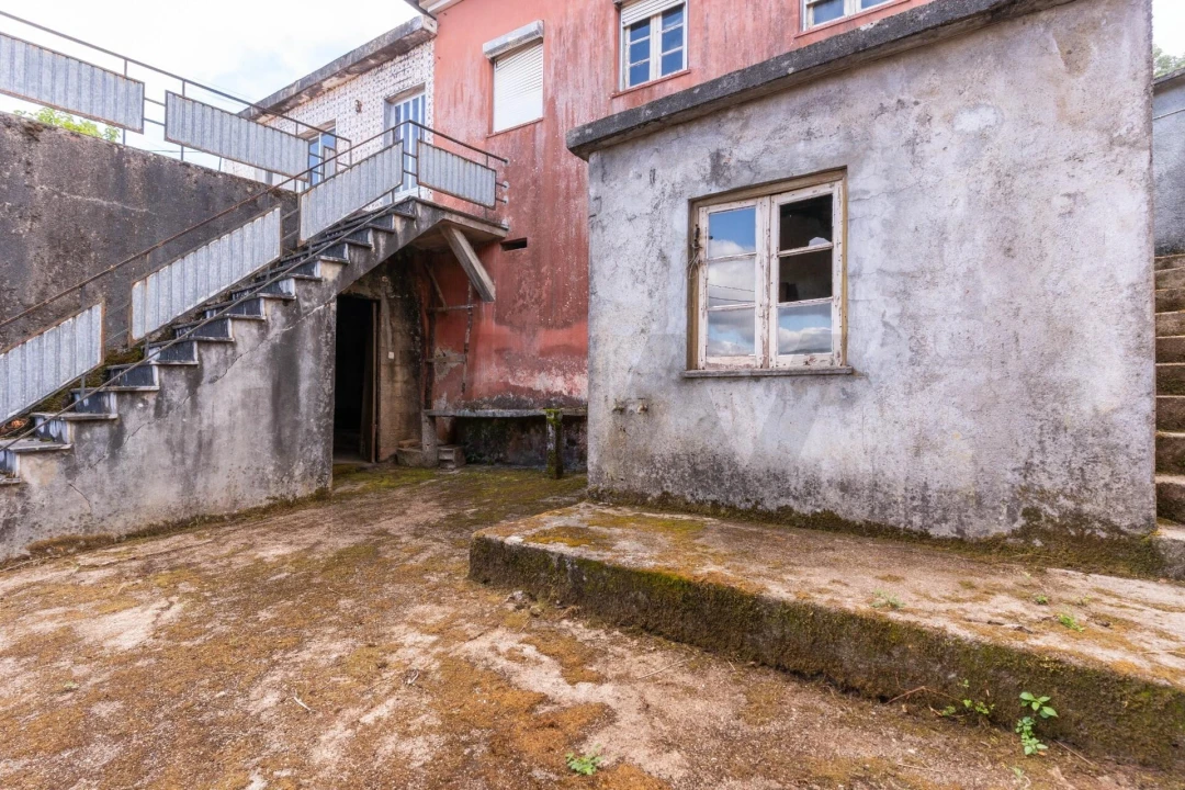 Moradia T2 para Venda em Semide e Rio Vide Foto 1