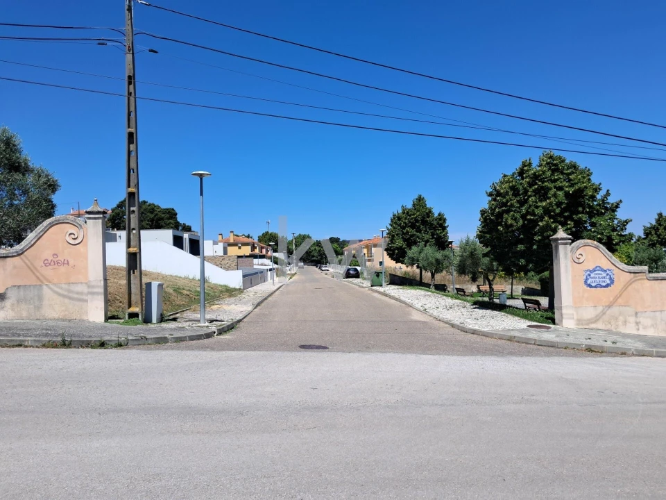 Terreno para Venda em Romeira e Várzea Foto 1