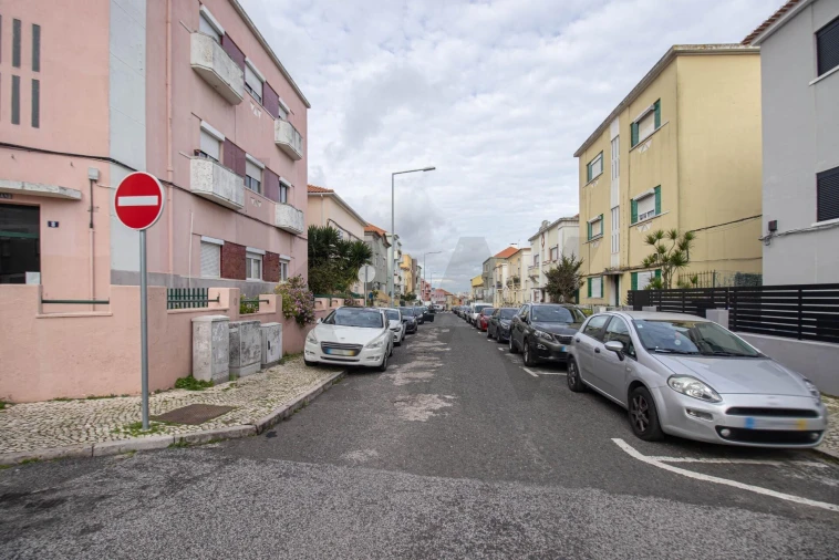 Apartamento T1 para Venda em Alfragide Foto 23