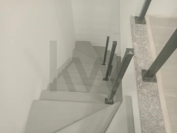 Moradia T5 para Venda em Corroios