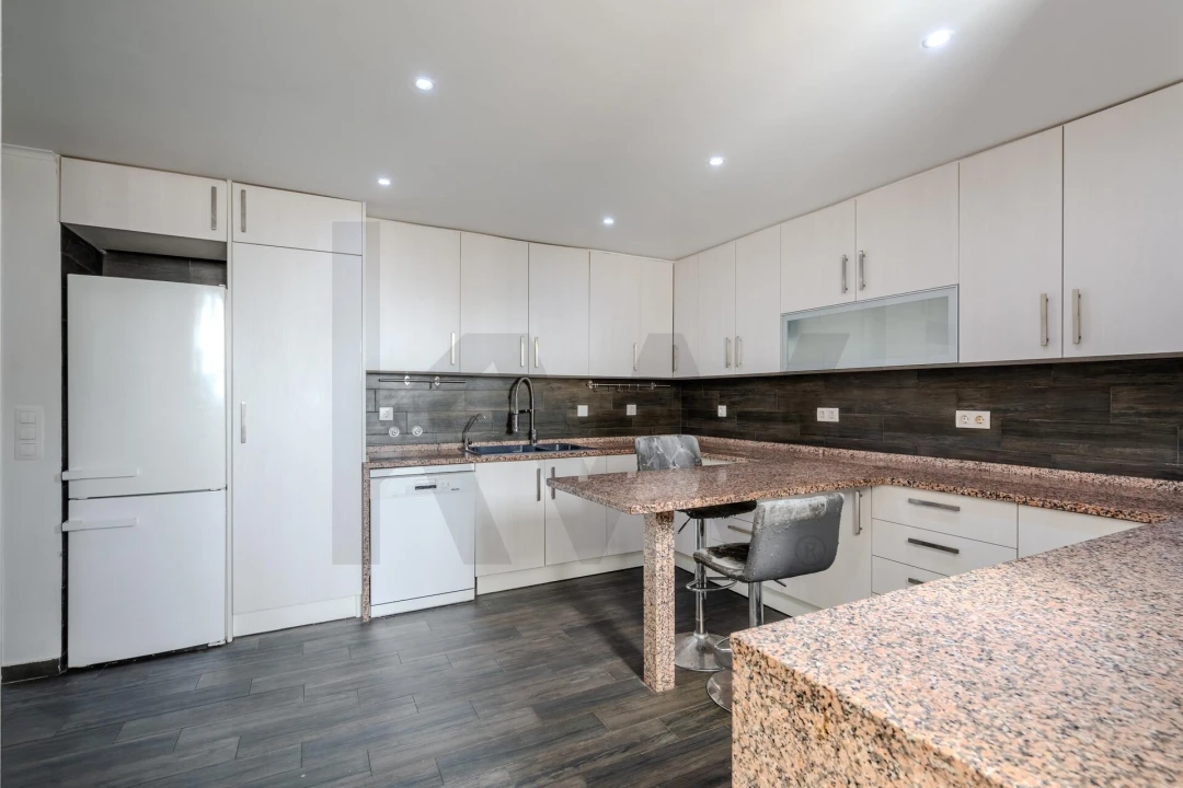 Apartamento T4 para Venda em Cascais e Estoril Foto 12