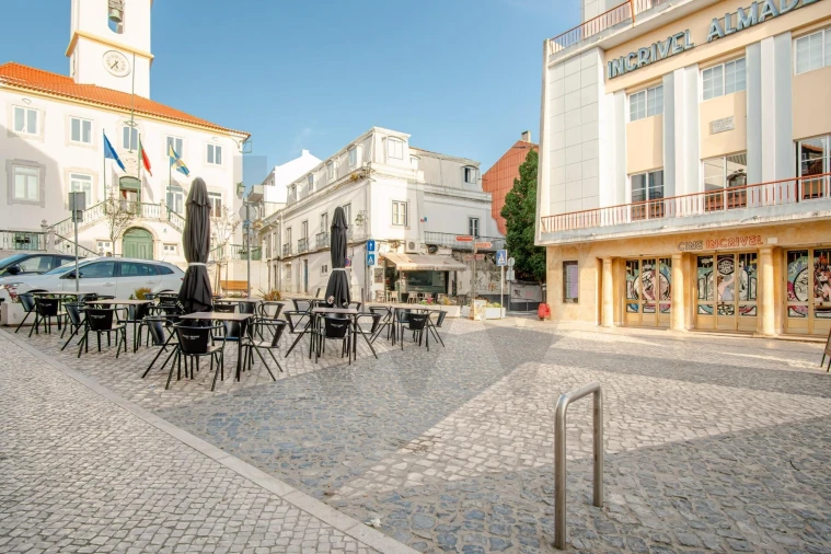 Loja para Trespasse em Almada, Cova da Piedade, Pragal e Cacilhas Foto 24